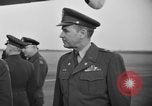 Immagine di Noi generali dell'Esercito arrivare Tokyo Giappone, 1951, secondo 39 filmato di repertorio 65675045194