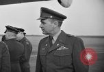 Immagine di Noi generali dell'Esercito arrivare Tokyo Giappone, 1951, secondo 41 filmato di repertorio 65675045194