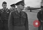 Immagine di Noi generali dell'Esercito arrivare Tokyo Giappone, 1951, secondo 42 filmato di repertorio 65675045194