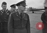 Immagine di Noi generali dell'Esercito arrivare Tokyo Giappone, 1951, secondo 43 filmato di repertorio 65675045194