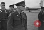 Immagine di Noi generali dell'Esercito arrivare Tokyo Giappone, 1951, secondo 44 filmato di repertorio 65675045194