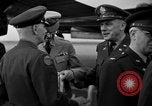 Immagine di Noi generali dell'Esercito arrivare Tokyo Giappone, 1951, secondo 45 filmato di repertorio 65675045194