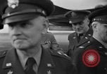 Immagine di Noi generali dell'Esercito arrivare Tokyo Giappone, 1951, secondo 48 filmato di repertorio 65675045194