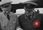 Immagine di Noi generali dell'Esercito arrivare Tokyo Giappone, 1951, secondo 51 filmato di repertorio 65675045194