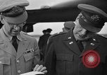 Immagine di Noi generali dell'Esercito arrivare Tokyo Giappone, 1951, secondo 53 filmato di repertorio 65675045194