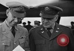 Immagine di Noi generali dell'Esercito arrivare Tokyo Giappone, 1951, secondo 55 filmato di repertorio 65675045194