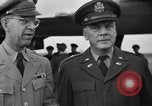 Immagine di Noi generali dell'Esercito arrivare Tokyo Giappone, 1951, secondo 56 filmato di repertorio 65675045194
