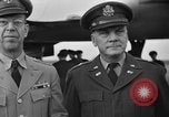 Immagine di Noi generali dell'Esercito arrivare Tokyo Giappone, 1951, secondo 57 filmato di repertorio 65675045194