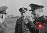 Immagine di Il maggiore generale George indietro Tokyo Giappone, 1951, secondo 3 filmato di repertorio 65675045195