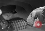 Immagine di Il maggiore generale George indietro Tokyo Giappone, 1951, secondo 47 filmato di repertorio 65675045195