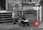 Image Vie de aux personnes à charge des militaires Bad Nauheim Allemagne, 1946, de la seconde 17 séquences d'archives historiques vidéo 65675045201