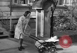 Image Vie de aux personnes à charge des militaires Bad Nauheim Allemagne, 1946, de la seconde 20 séquences d'archives historiques vidéo 65675045201