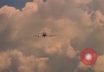 Immagine di United States Air Force A-1E Il Vietnam, 1965, secondo 25 filmato di repertorio 65675045208