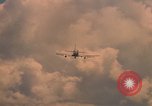 Immagine di United States Air Force A-1E Il Vietnam, 1965, secondo 32 filmato di repertorio 65675045208