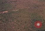 Immagine di United States Air Force A-1E Il Vietnam, 1965, secondo 48 filmato di repertorio 65675045208