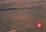 Immagine di United States Air Force A-1E Il Vietnam, 1965, secondo 49 filmato di repertorio 65675045208