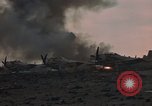 Immagine di Bien Hoa Air Base Il Vietnam, 1965, secondo 47 filmato di repertorio 65675045221