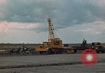 Immagine di Pulire la zona Il Vietnam, 1965, secondo 12 filmato di repertorio 65675045224