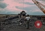 Immagine di Pulire la zona Il Vietnam, 1965, secondo 36 filmato di repertorio 65675045224