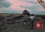 Immagine di Pulire la zona Il Vietnam, 1965, secondo 38 filmato di repertorio 65675045224