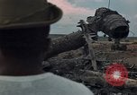 Immagine di Pulire la zona Il Vietnam, 1965, secondo 48 filmato di repertorio 65675045224