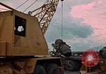 Immagine di Pulire la zona Il Vietnam, 1965, secondo 53 filmato di repertorio 65675045224