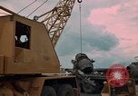Immagine di Pulire la zona Il Vietnam, 1965, secondo 54 filmato di repertorio 65675045224