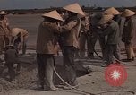 Immagine di Pulire la zona Il Vietnam, 1965, secondo 17 filmato di repertorio 65675045225