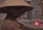Immagine di Pulire la zona Il Vietnam, 1965, secondo 33 filmato di repertorio 65675045225
