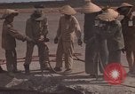 Immagine di Pulire la zona Il Vietnam, 1965, secondo 36 filmato di repertorio 65675045225