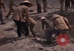 Immagine di Pulire la zona Il Vietnam, 1965, secondo 50 filmato di repertorio 65675045225