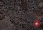 Immagine di Pulire la zona Il Vietnam, 1965, secondo 60 filmato di repertorio 65675045225
