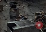 Immagine di Pulire la zona Il Vietnam, 1965, secondo 35 filmato di repertorio 65675045226