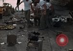 Immagine di Pulire la zona Il Vietnam, 1965, secondo 37 filmato di repertorio 65675045226