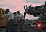 Immagine di Pulire la zona Il Vietnam, 1965, secondo 40 filmato di repertorio 65675045226