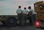Immagine di Pulire la zona Il Vietnam, 1965, secondo 48 filmato di repertorio 65675045226