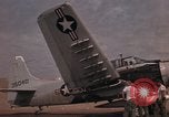 Image des aéronefs des États-Unis A-1E Vietnam, 1965, de la seconde 16 séquences d'archives historiques vidéo 65675045231