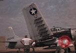 Image des aéronefs des États-Unis A-1E Vietnam, 1965, de la seconde 28 séquences d'archives historiques vidéo 65675045231
