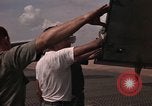 Image des aéronefs des États-Unis A-1E Vietnam, 1965, de la seconde 55 séquences d'archives historiques vidéo 65675045231
