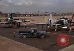 Standbild der US Air Force A-1E Vietnam, 1965, aus Sekunde 51 historischem Filmmaterial Videoclip 65675045234