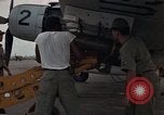 Standbild der US Air Force A-1E Vietnam, 1965, aus Sekunde 33 historischem Filmmaterial Videoclip 65675045235