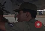 Standbild der US Air Force A-1E Vietnam, 1965, aus Sekunde 53 historischem Filmmaterial Videoclip 65675045235