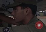 Standbild der US Air Force A-1E Vietnam, 1965, aus Sekunde 56 historischem Filmmaterial Videoclip 65675045235