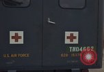 Standbild der US Air Force Krankenwagen Vietnam, 1965, aus Sekunde 19 historischem Filmmaterial Videoclip 65675045236