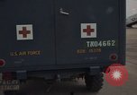 Standbild der US Air Force Krankenwagen Vietnam, 1965, aus Sekunde 27 historischem Filmmaterial Videoclip 65675045236