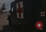 Standbild der US Air Force Krankenwagen Vietnam, 1965, aus Sekunde 61 historischem Filmmaterial Videoclip 65675045236