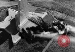 Standbild Wright Brothers Kitty Hawk North Carolina USA, 1934, aus Sekunde 33 historischem Filmmaterial Videoclip 65675045243