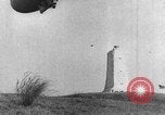 Standbild Wright Brothers Kitty Hawk North Carolina USA, 1934, aus Sekunde 36 historischem Filmmaterial Videoclip 65675045243