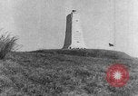 Standbild Wright Brothers Kitty Hawk North Carolina USA, 1934, aus Sekunde 39 historischem Filmmaterial Videoclip 65675045243