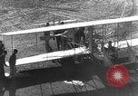 Standbild Wright Brothers Kitty Hawk North Carolina USA, 1934, aus Sekunde 52 historischem Filmmaterial Videoclip 65675045243
